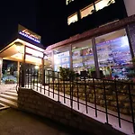 Hotel Art 4*